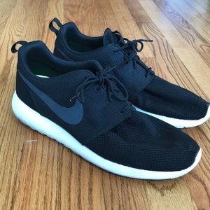 Nike Men’s Roshe One Size 13